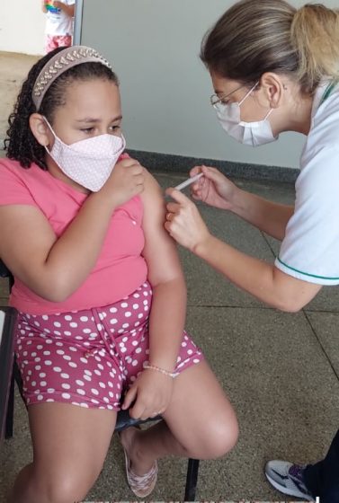 Iniciada a vacinação de crianças de 05 a 11 anos contra a Covid-19 em Rio Paranaíba
