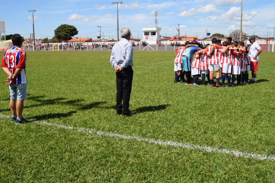 Jogos amitosos são realizados em comemoração aos 10 anos da Escola de  Futebol Paranaibana – Prefeitura de Rio Paranaíba