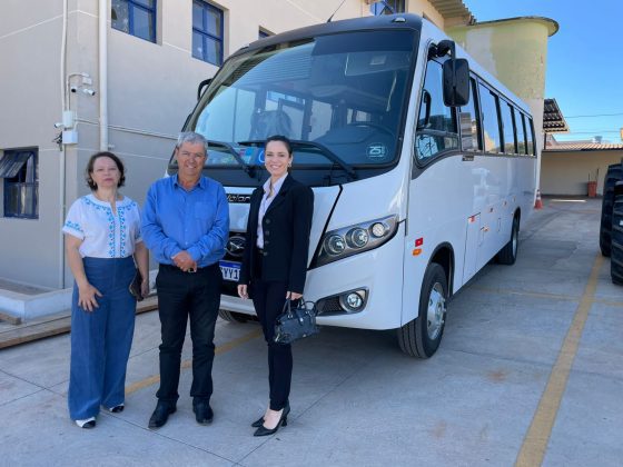 Prefeitura de Rio Paranaíba recebe novo ônibus para transporte de pacientes