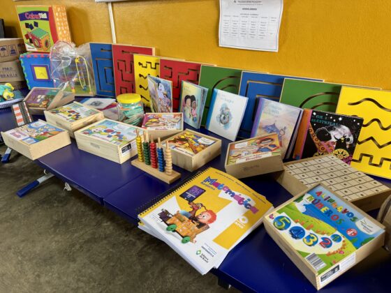 Prefeitura realiza entrega de materiais pedagógicos de acessibilidade e inclusão nas escolas municipais